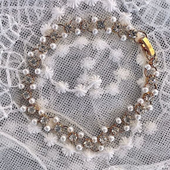 Vintage 90’s Pearl & Rhinestone Bracelet - Picture 4 of 9
